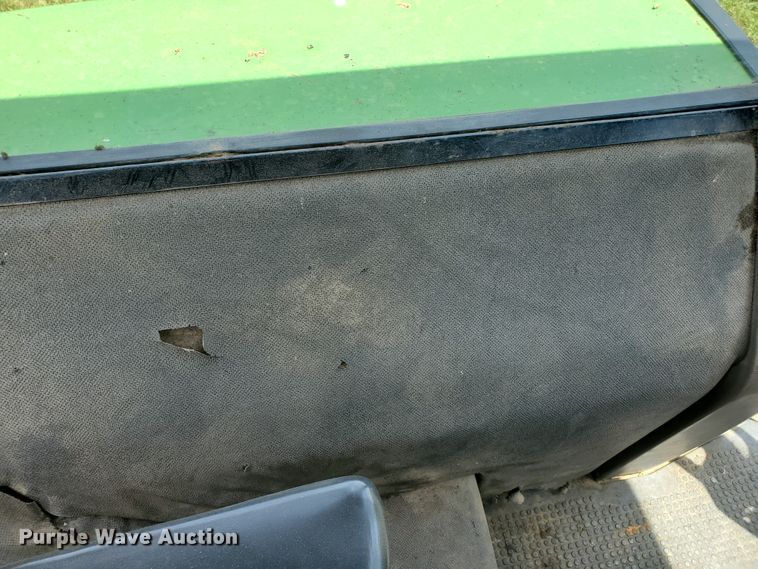 image for item JM9670 1990 John Deere 4555  tractor