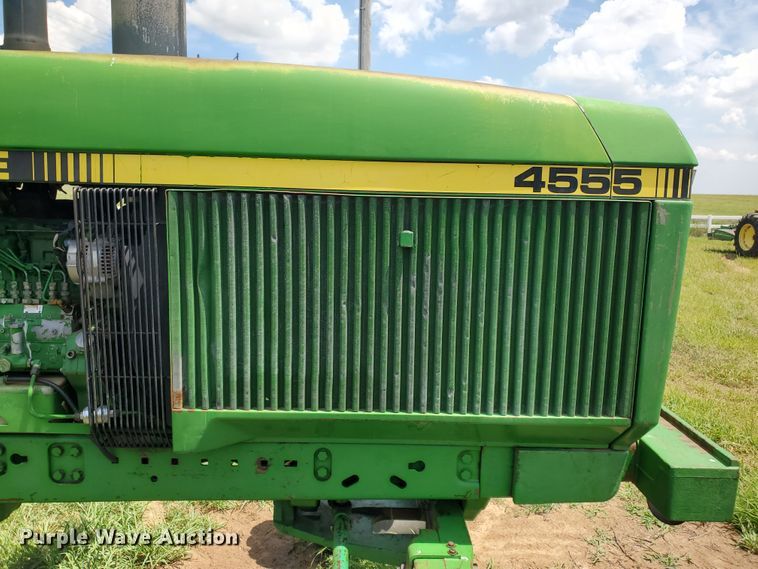 image for item JM9670 1990 John Deere 4555  tractor