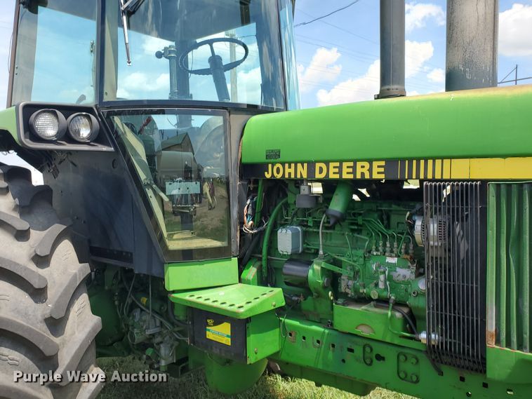 image for item JM9670 1990 John Deere 4555  tractor