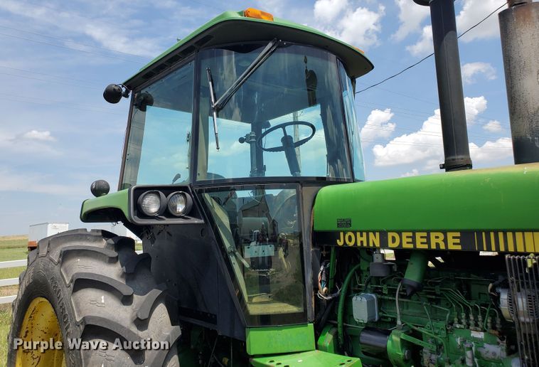 image for item JM9670 1990 John Deere 4555  tractor
