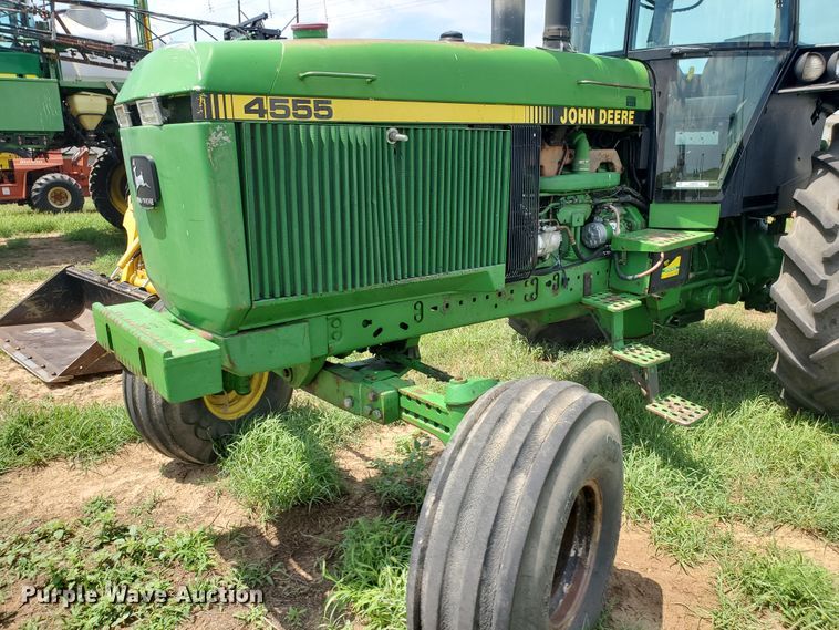 image for item JM9670 1990 John Deere 4555  tractor