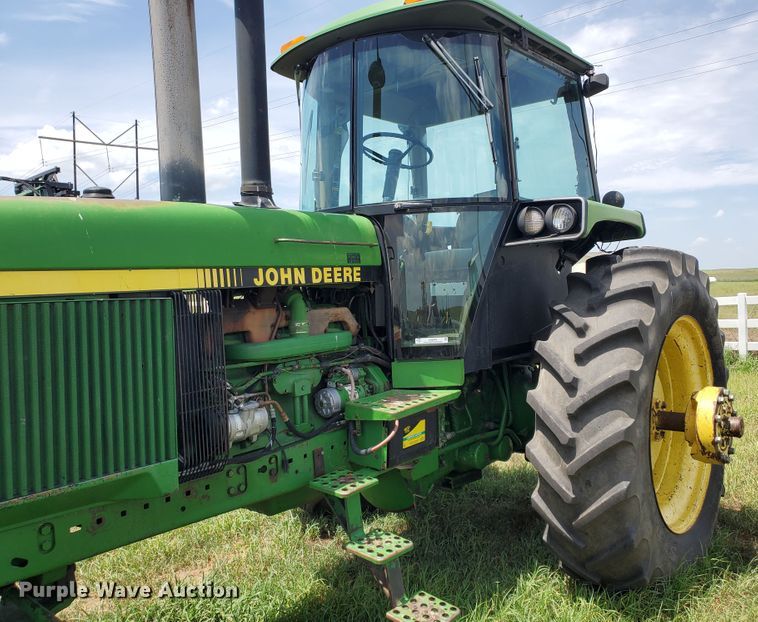 image for item JM9670 1990 John Deere 4555  tractor