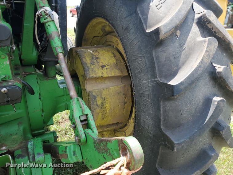 image for item JM9670 1990 John Deere 4555  tractor