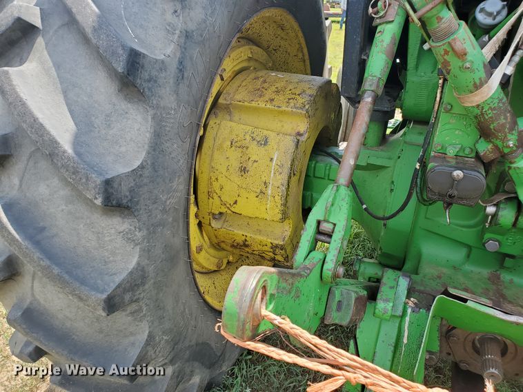 image for item JM9670 1990 John Deere 4555  tractor