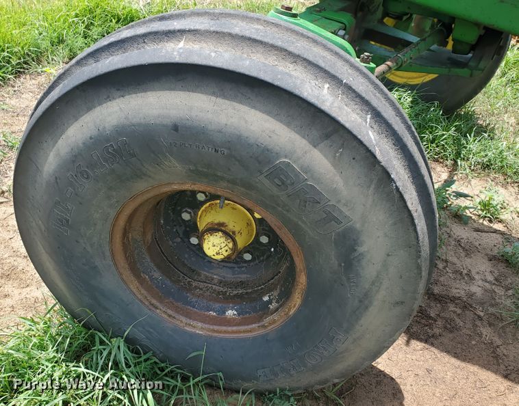 image for item JM9670 1990 John Deere 4555  tractor