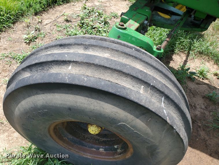 image for item JM9670 1990 John Deere 4555  tractor