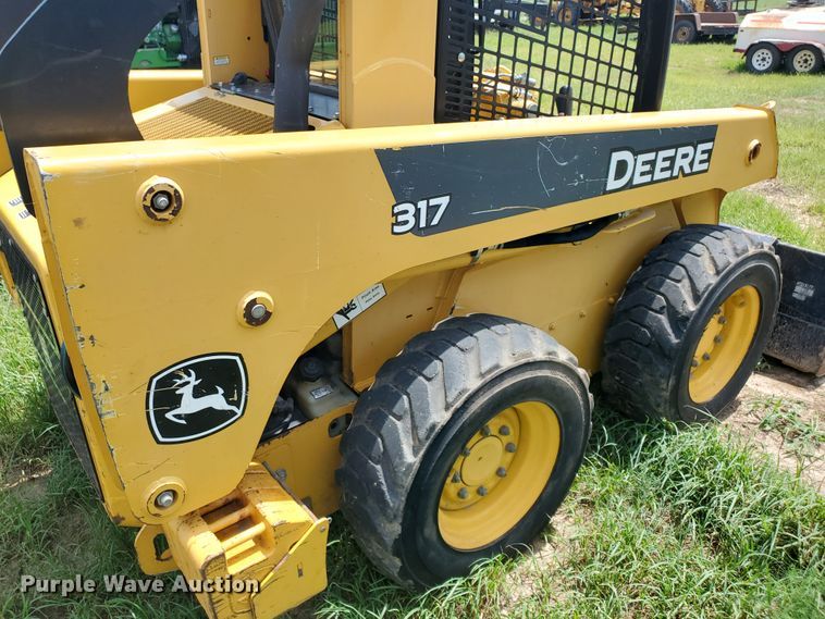 image for item JM9671 2008 John Deere 317  skid steer loader