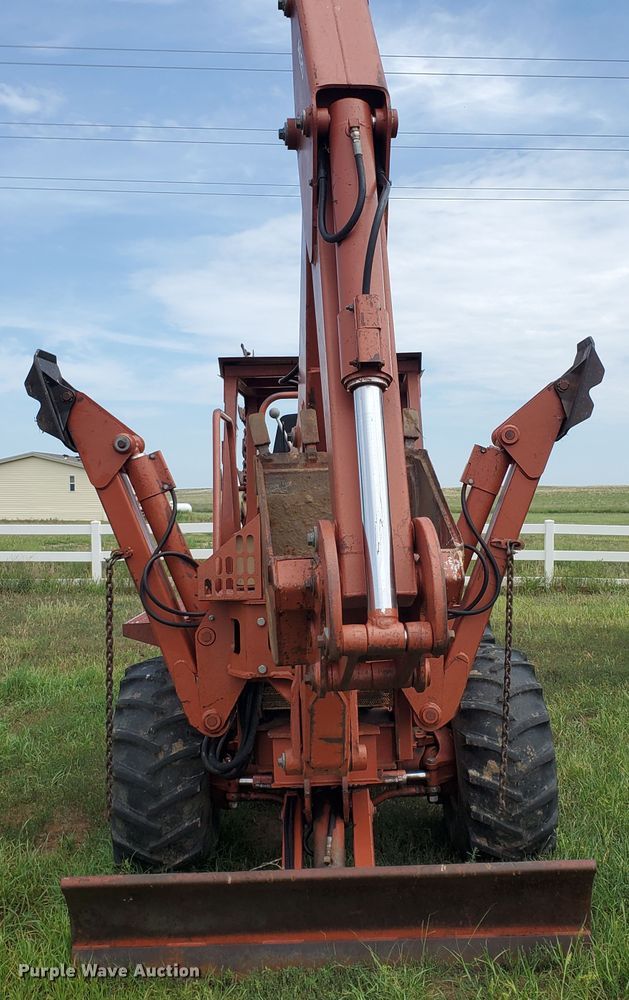 image for item JM9672 1990 Ditch Witch 6510  trencher