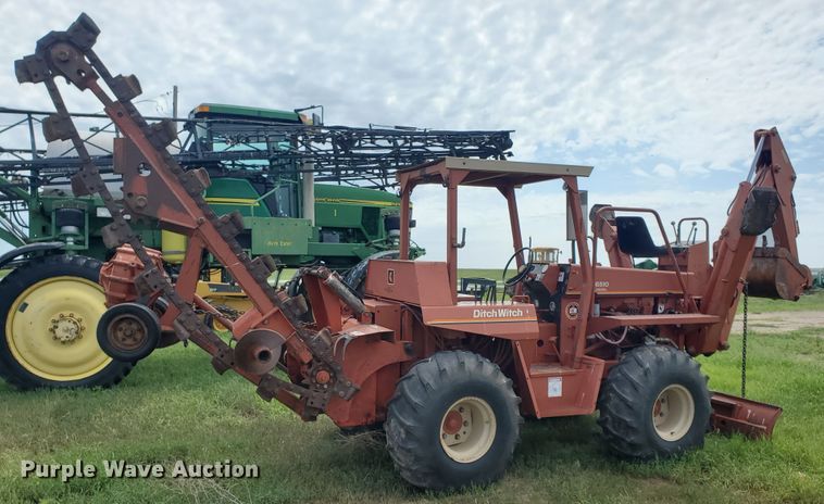 image for item JM9672 1990 Ditch Witch 6510  trencher