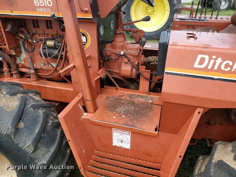 image for item JM9672 1990 Ditch Witch 6510  trencher