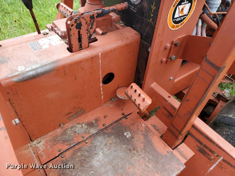 image for item JM9672 1990 Ditch Witch 6510  trencher
