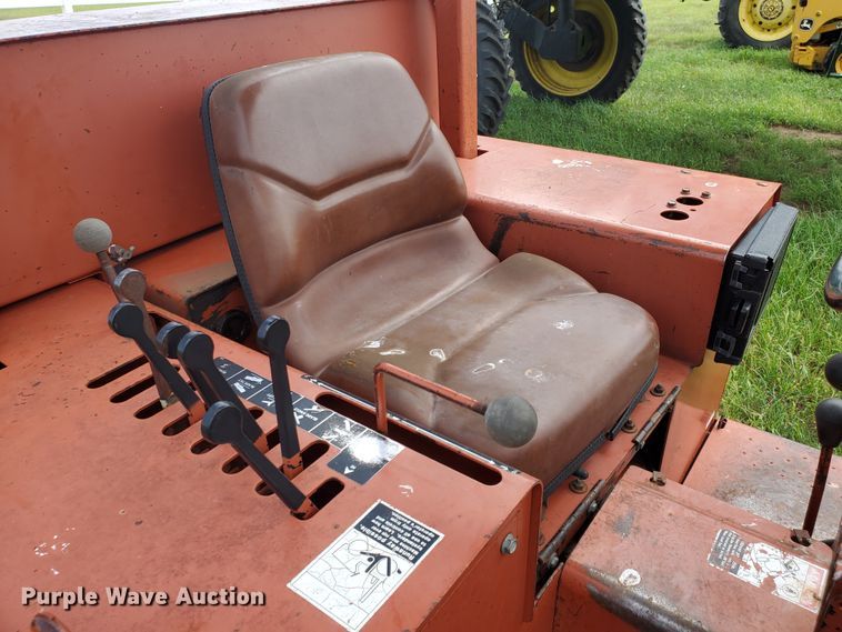 image for item JM9672 1990 Ditch Witch 6510  trencher