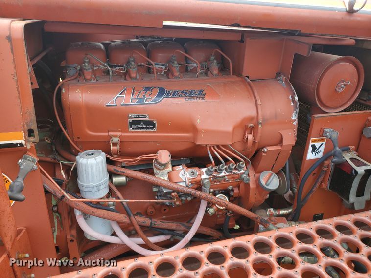 image for item JM9672 1990 Ditch Witch 6510  trencher