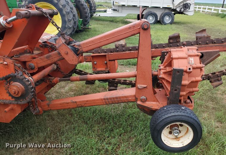 image for item JM9672 1990 Ditch Witch 6510  trencher