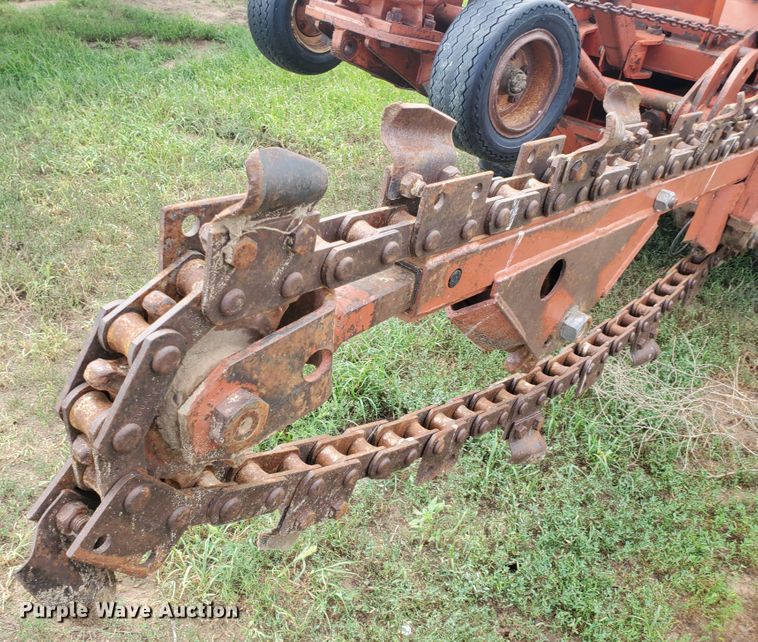 image for item JM9672 1990 Ditch Witch 6510  trencher