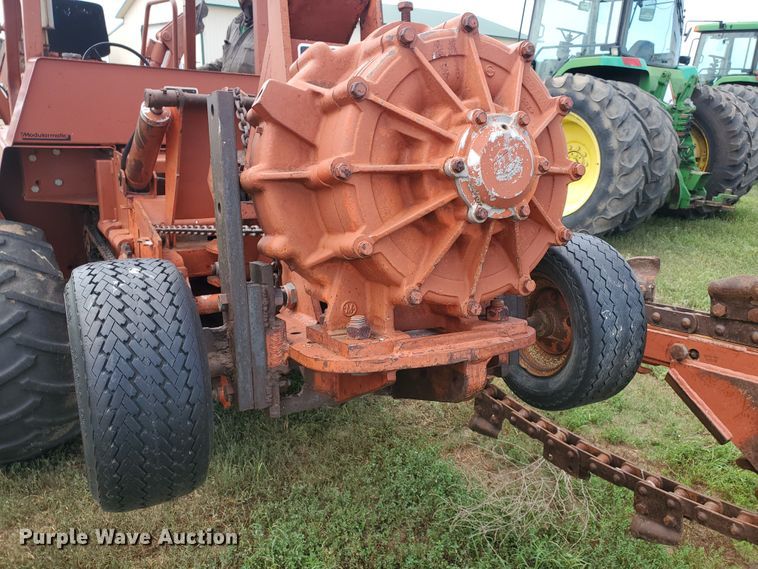 image for item JM9672 1990 Ditch Witch 6510  trencher