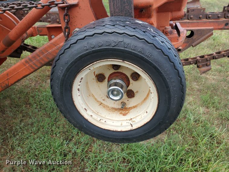 image for item JM9672 1990 Ditch Witch 6510  trencher