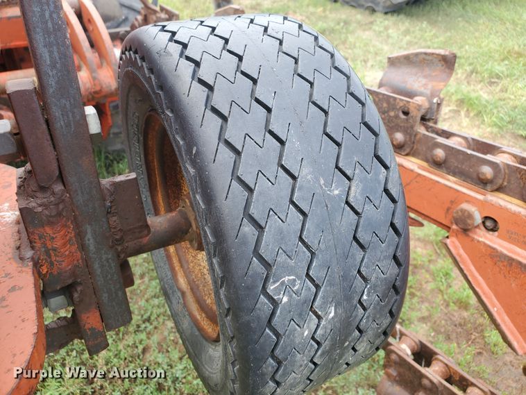 image for item JM9672 1990 Ditch Witch 6510  trencher