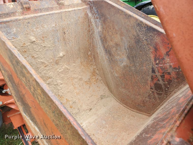 image for item JM9672 1990 Ditch Witch 6510  trencher