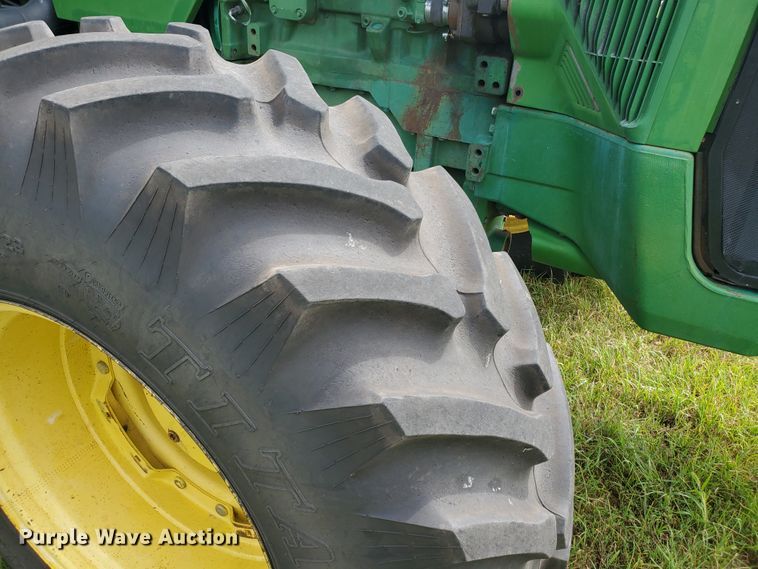 image for item JM9673 1995 John Deere 8300  MFWD tractor
