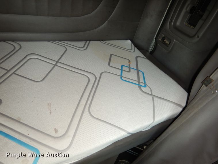 image for item DG0765 2010 Peterbilt 386  semi truck