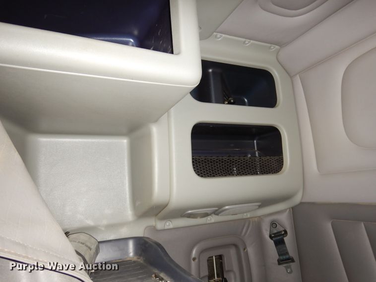 image for item DG0765 2010 Peterbilt 386  semi truck