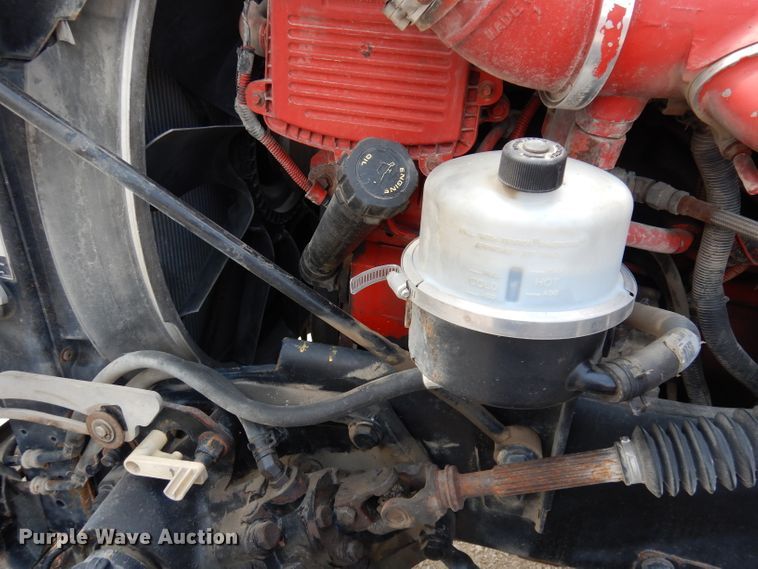 image for item DG0765 2010 Peterbilt 386  semi truck