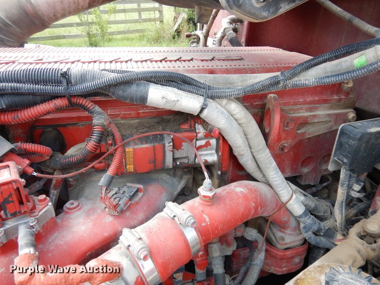 image for item DG0765 2010 Peterbilt 386  semi truck