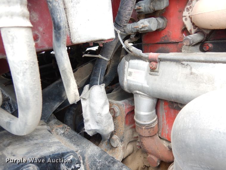 image for item DG0765 2010 Peterbilt 386  semi truck