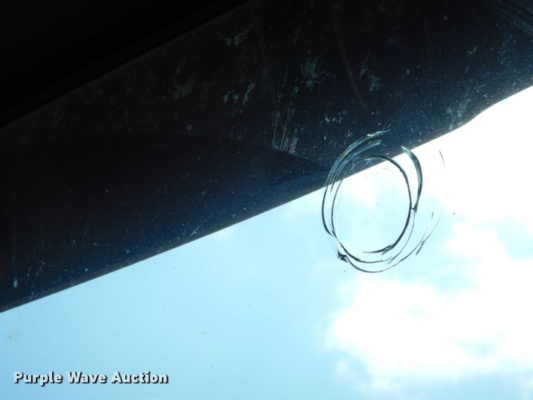 image for item DG0765 2010 Peterbilt 386  semi truck