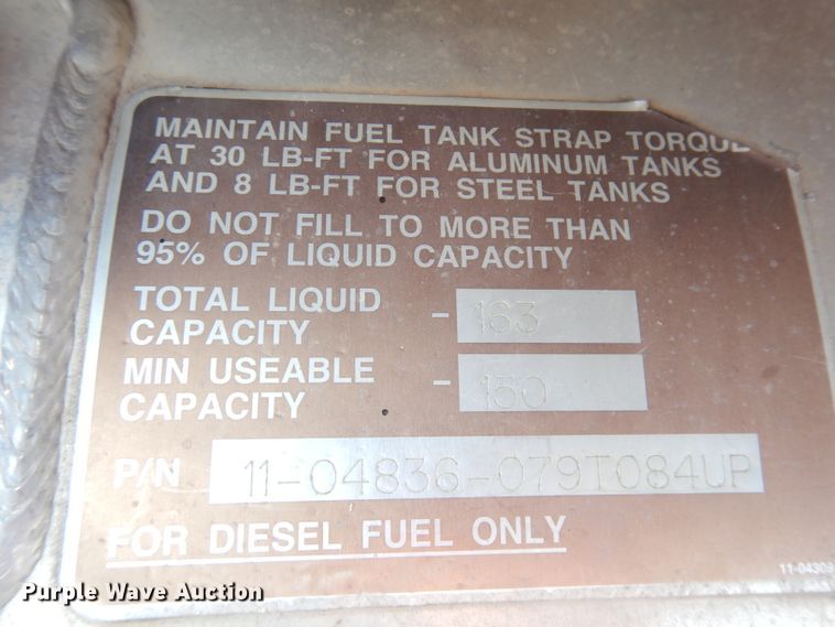 image for item DG0765 2010 Peterbilt 386  semi truck