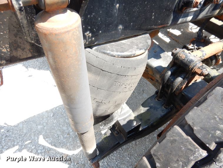 image for item DG0767 2004 Peterbilt 387  semi truck