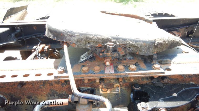 image for item DG0767 2004 Peterbilt 387  semi truck