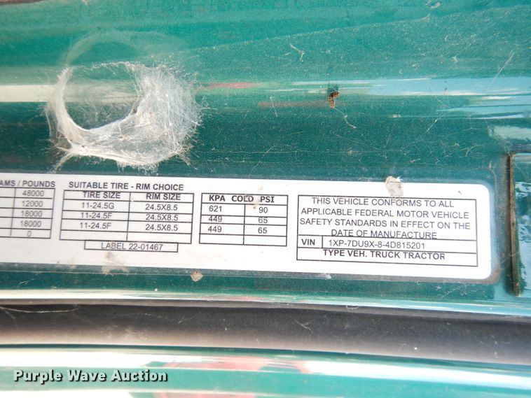 image for item DG0767 2004 Peterbilt 387  semi truck