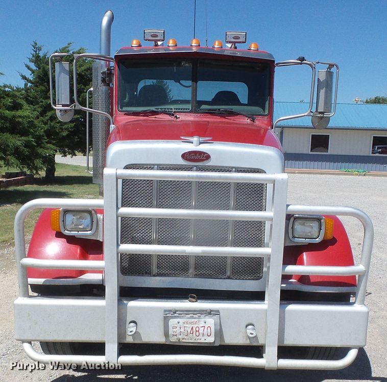 image for item DI5681 2012 Peterbilt 365  semi truck