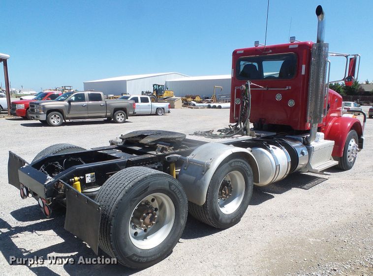 image for item DI5681 2012 Peterbilt 365  semi truck