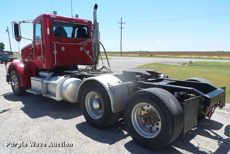 image for item DI5681 2012 Peterbilt 365  semi truck