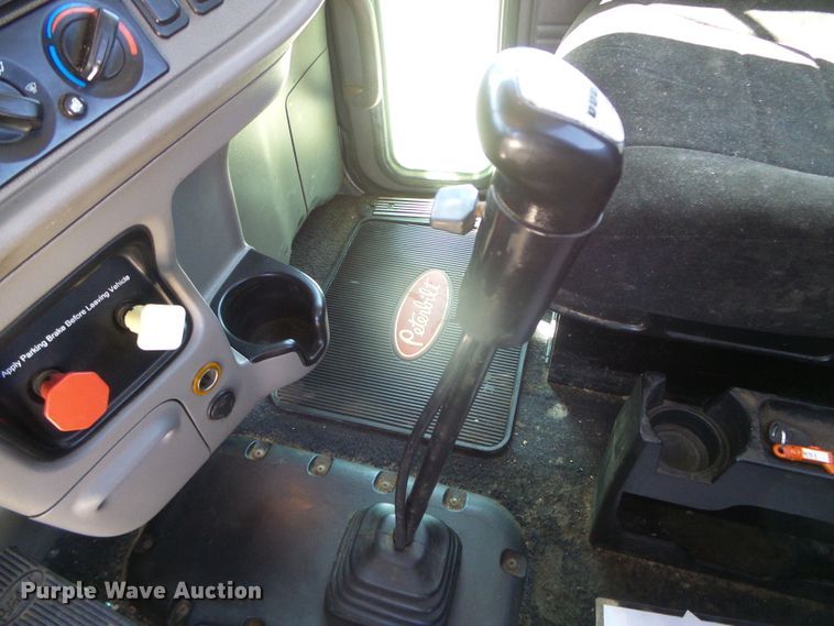 image for item DI5681 2012 Peterbilt 365  semi truck