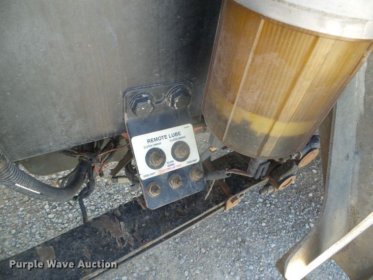 image for item DI5681 2012 Peterbilt 365  semi truck