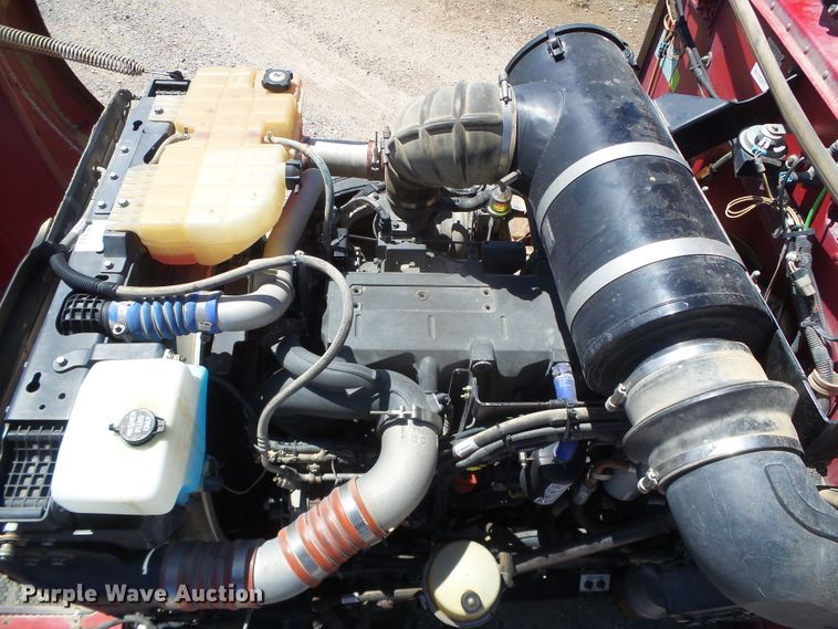 image for item DI5681 2012 Peterbilt 365  semi truck