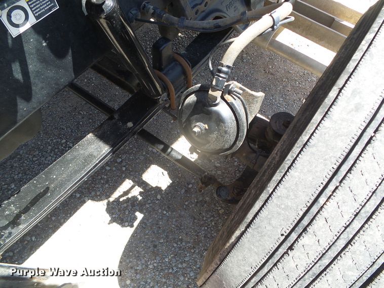 image for item DI5681 2012 Peterbilt 365  semi truck