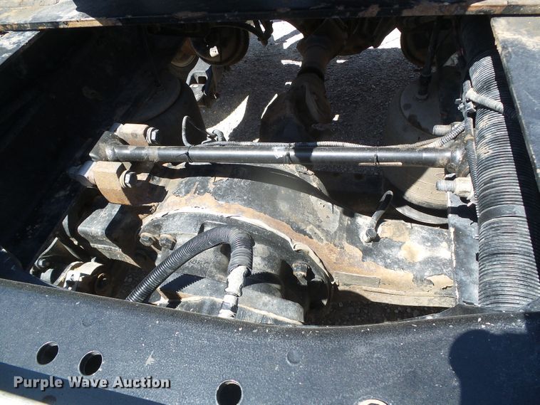 image for item DI5681 2012 Peterbilt 365  semi truck