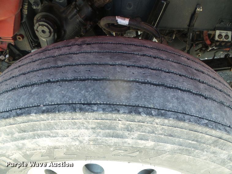 image for item DI5681 2012 Peterbilt 365  semi truck