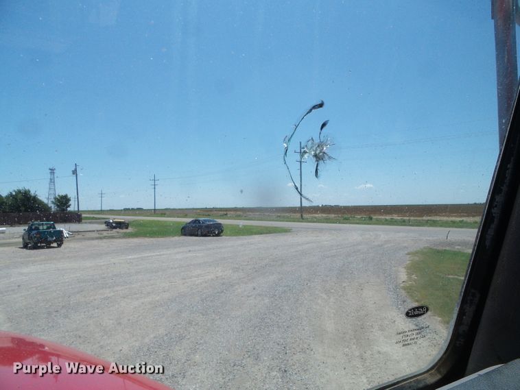 image for item DI5681 2012 Peterbilt 365  semi truck