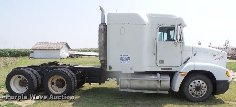 image for item DI5686 1996 Freightliner FLD112  semi truck