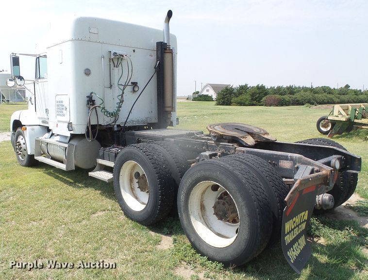 image for item DI5686 1996 Freightliner FLD112  semi truck