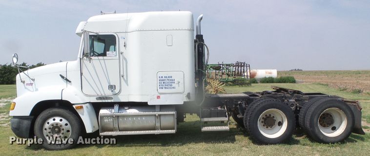 image for item DI5686 1996 Freightliner FLD112  semi truck