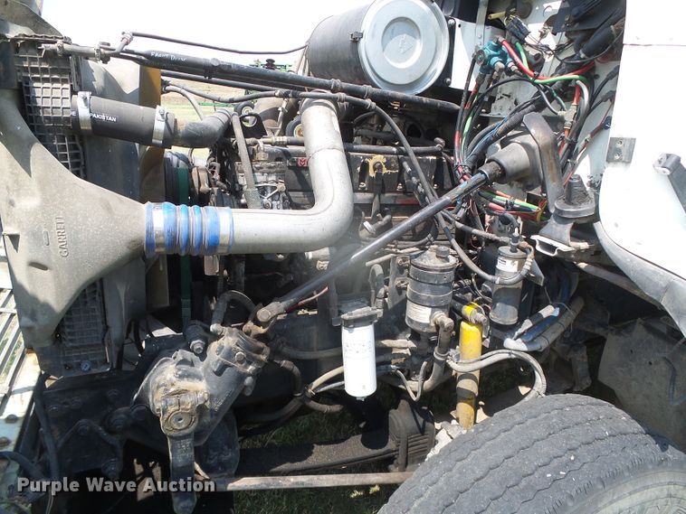 image for item DI5686 1996 Freightliner FLD112  semi truck