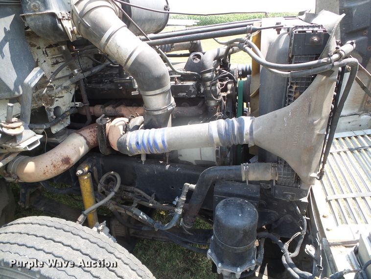 image for item DI5686 1996 Freightliner FLD112  semi truck