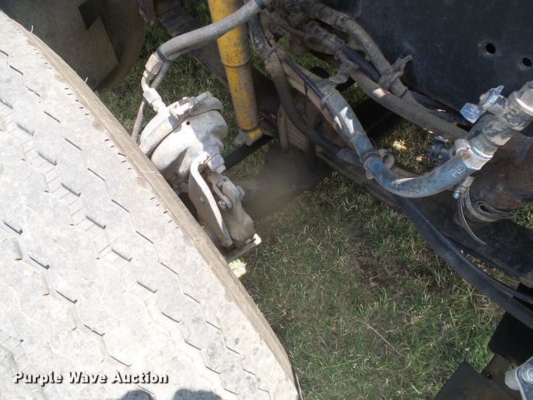 image for item DI5686 1996 Freightliner FLD112  semi truck